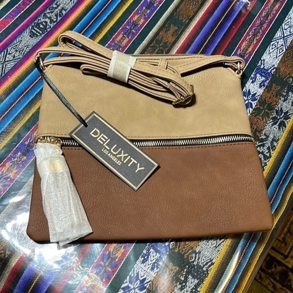 Deluxity Los Angeles two colors brown tan two zippers
